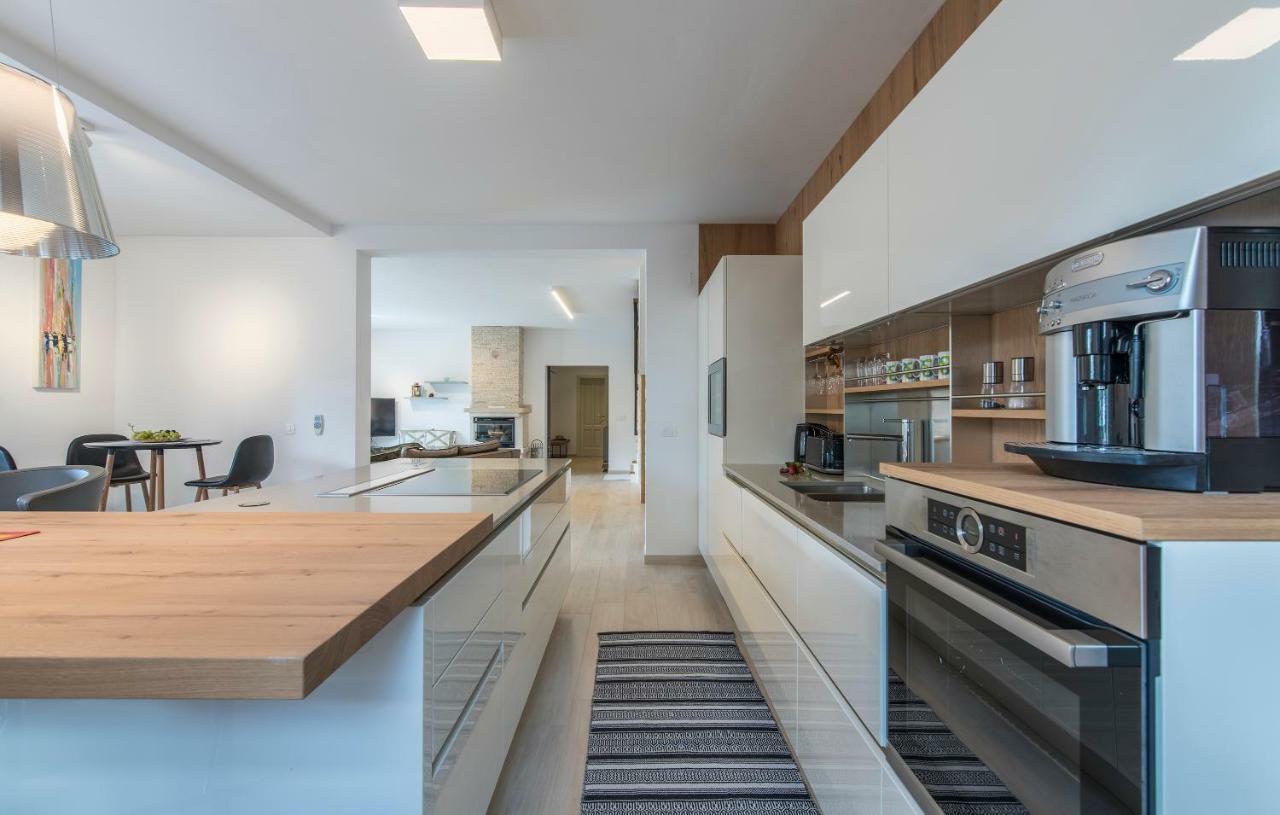 Design And Luxury Villa With Pool Kukci Extérieur photo