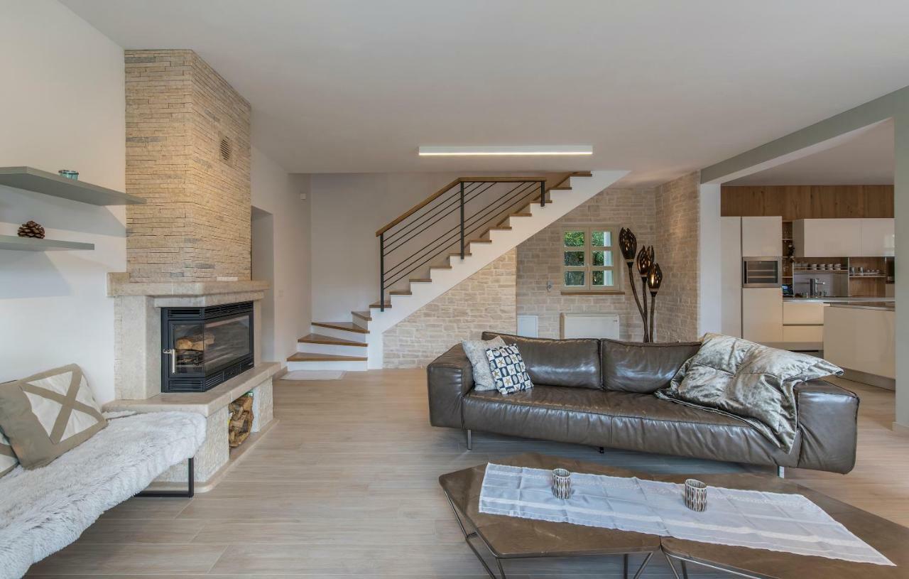 Design And Luxury Villa With Pool Kukci Extérieur photo